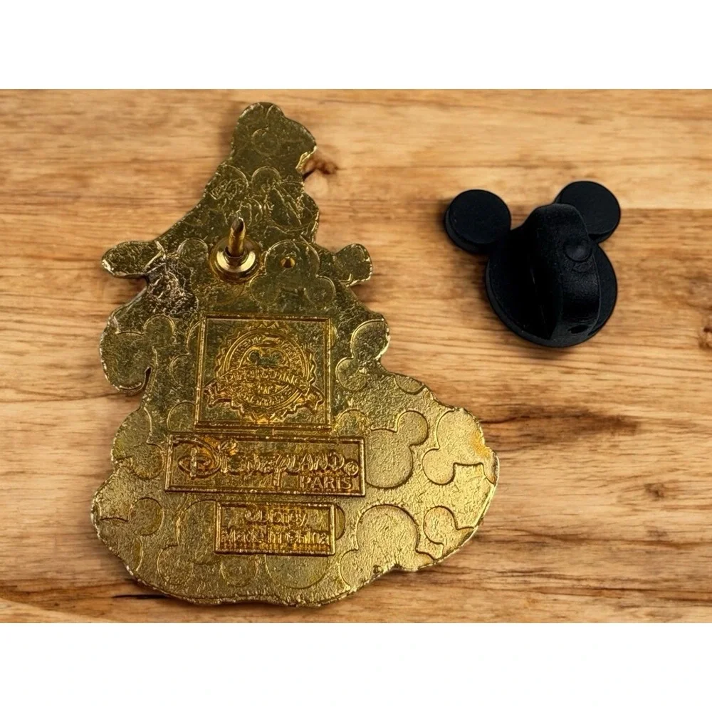 Disneyland Park Beauty And The Beast Belle with‎ Red Cape Trading Pin